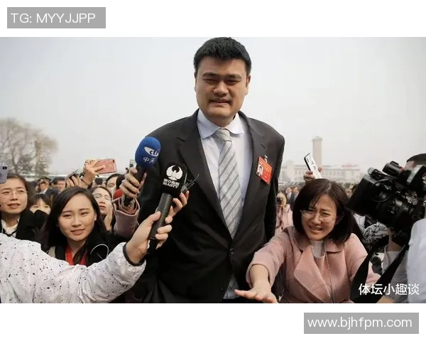 姚明的成长之路：从小学到中学的篮球梦想与奋斗历程