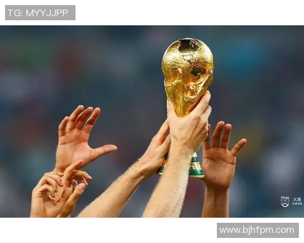 足球明星品尝西红柿的趣味视频分享让你大开眼界的美食体验