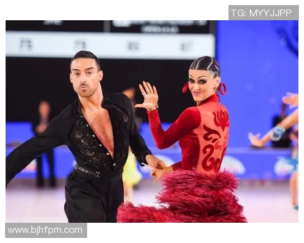 体育舞蹈运动员的训练与比赛之路：从初学者到专业选手的成长历程